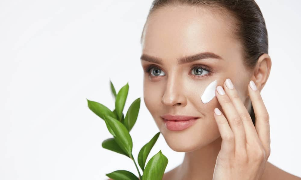 Navigating the World of Anti-Aging Skincare Products and Ingredients